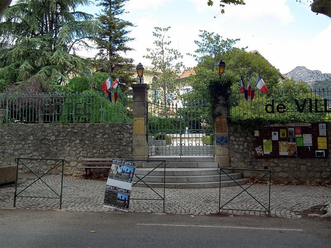 BuislesBaronnies dans la Drôme Residence de tourisme Bouches du