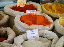 Épices au marché d'Apt