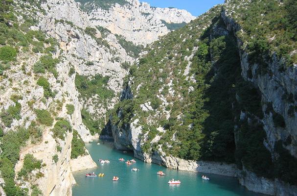 Eau bleue dans les Gorges du Verdon