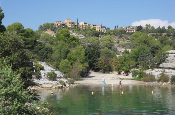 Plage sur le Lac d'Esparron