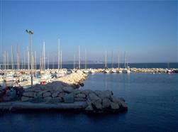 Port d'Istres sur l'etang de Berre
