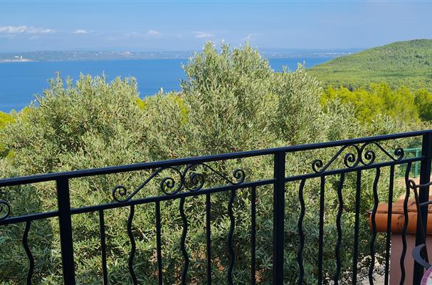 Appart'hotel residence Vacances la provence avec vue mer etang de berre proche de saint mitre les remparts, fos sur mer, istres, martigues, port saint louis, miramas, Marignane, port de bouc, port de Marseille, aix en provence et salon de provence
