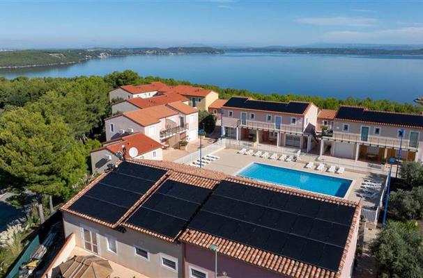 residence vacances la provence, appart'hotel la provence location vacances et deplacement longue duree proche saint mitre les remparts, fos sur mer, istres, martigues, port saint louis, miramas, marignane, port de bouc, port de Marseille, aix en provence