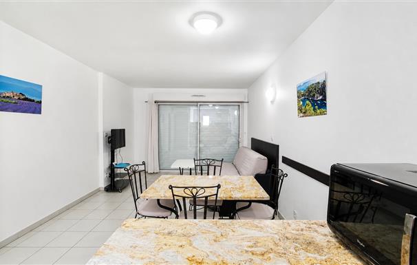 Salon spacieux et confortable pour equipe de nuit